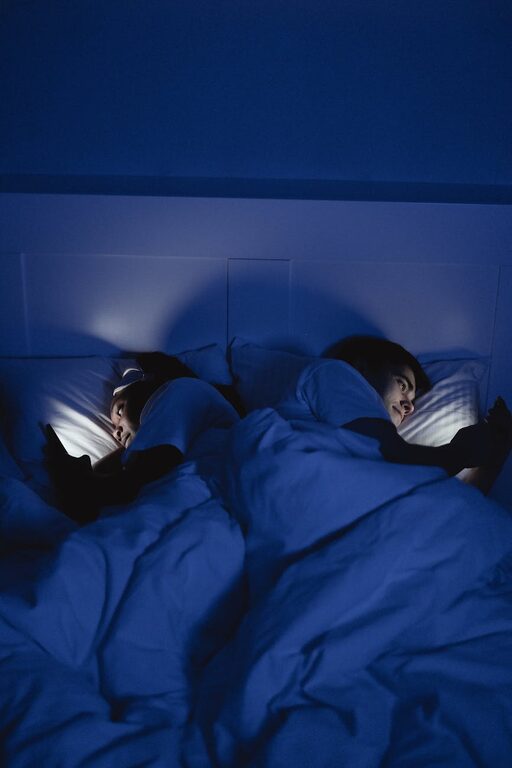 How to Plan a Screen-Light Evening for Relaxing at Home